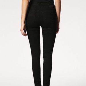 NWT Diesel Skinzee Jeans Size 32 Long